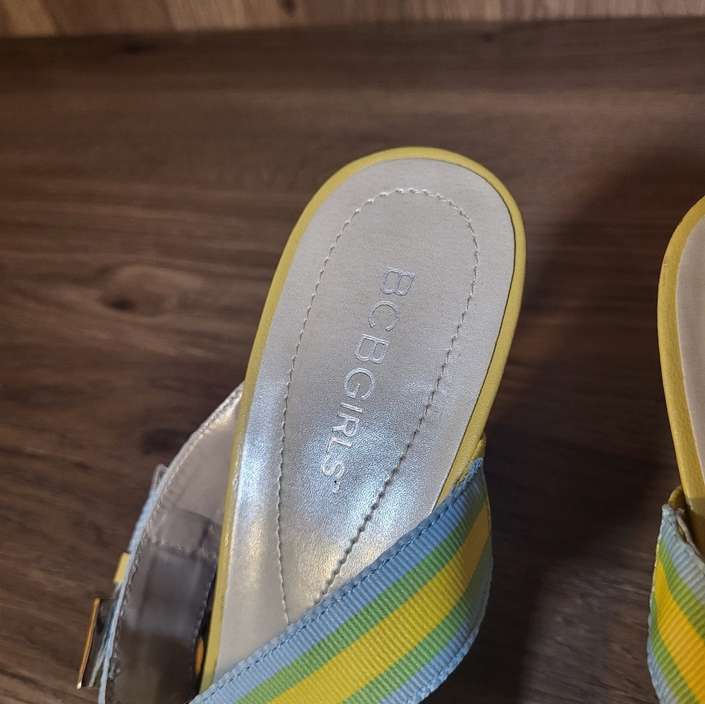 BCBGirls Bizarre Women's 8.5 Summer Stripes slip on Buckle sandal Heels Leather - Picture 4 of 13